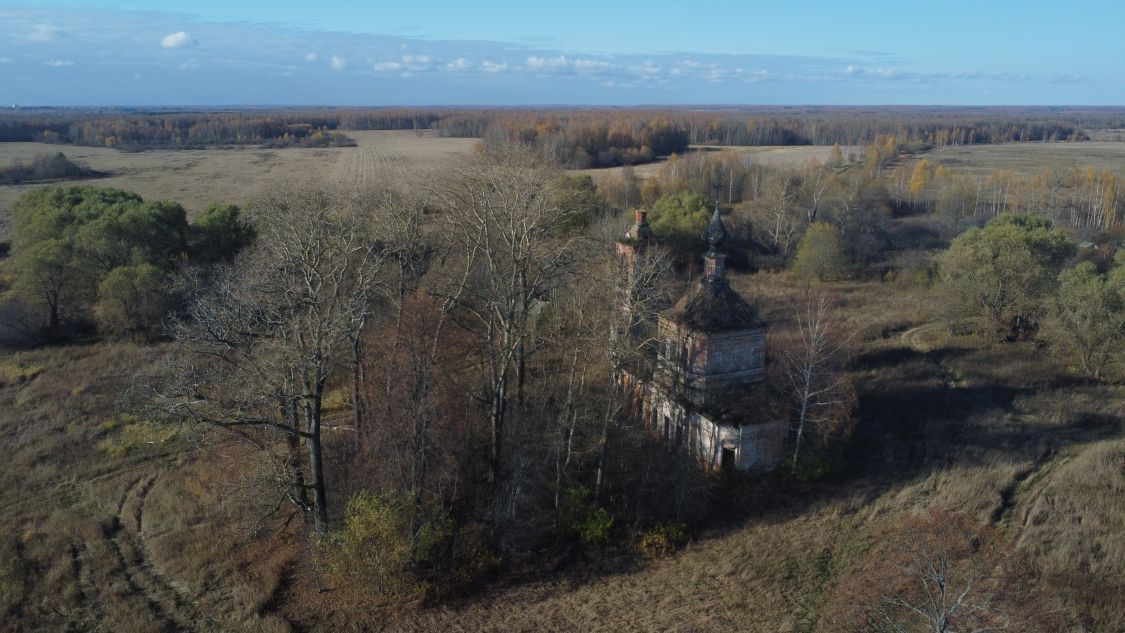 Церковь Троицы Живоначальной, Новинское (Приволжский район, Ивановская область). общий вид в ландшафте