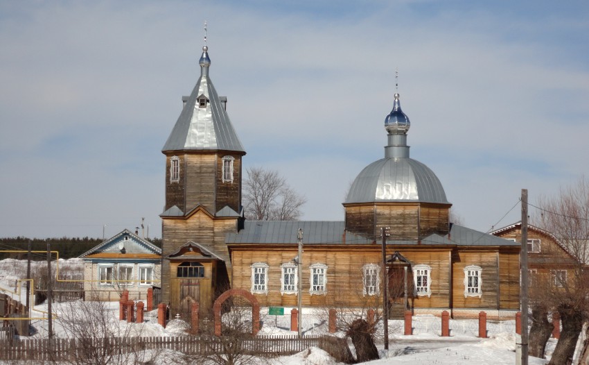 Мухтолово. Церковь Рождества Христова. общий вид в ландшафте