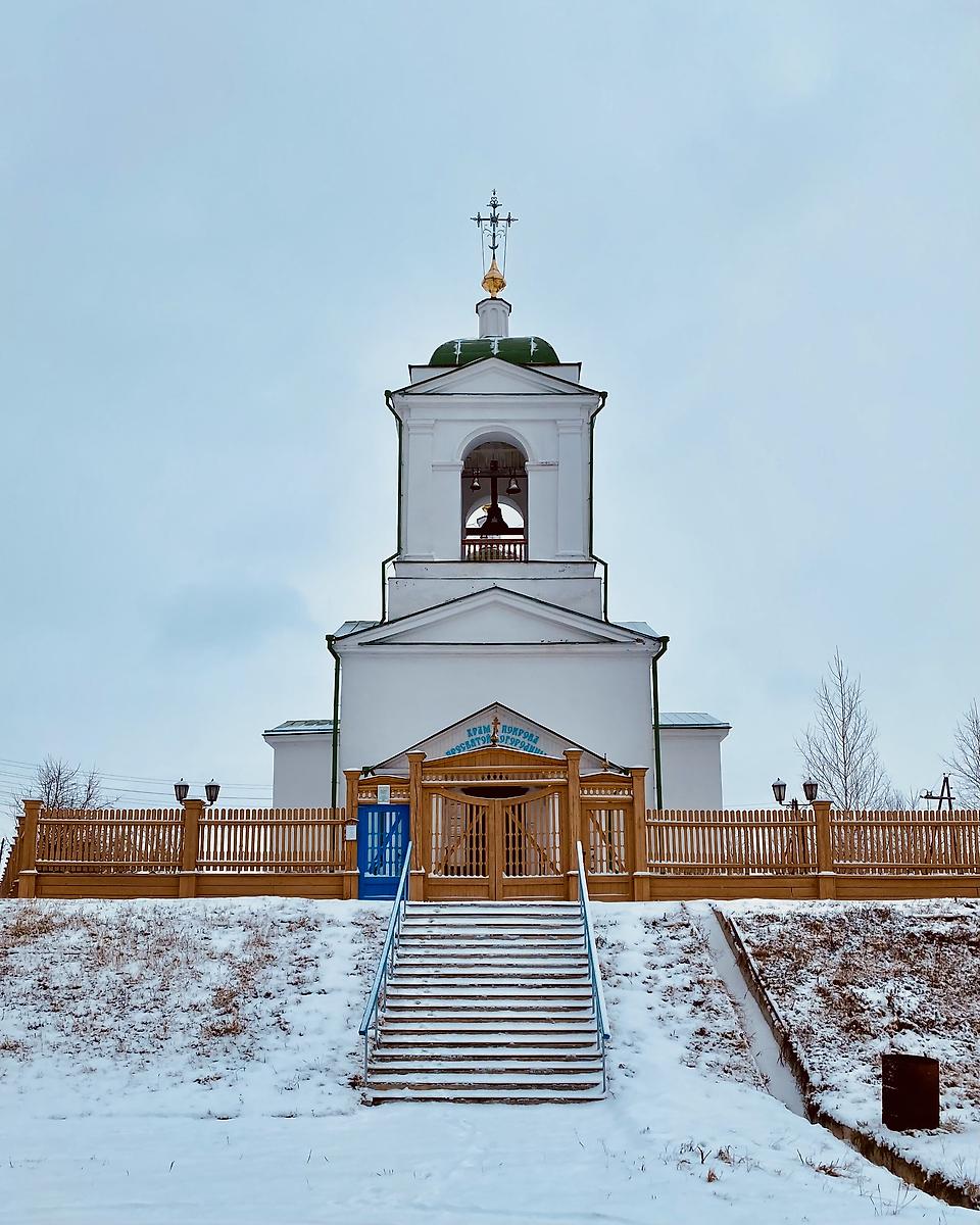 Западный фасад с лестницей, фасады. Церковь Покрова Пресвятой Богородицы, Шила (Сухобузимский район, Красноярский край)