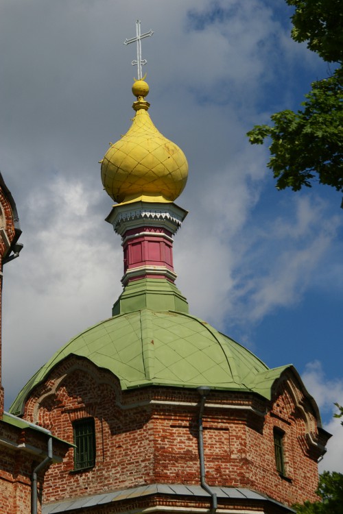 Кулдига. Церковь Покрова Пресвятой Богородицы. архитектурные детали