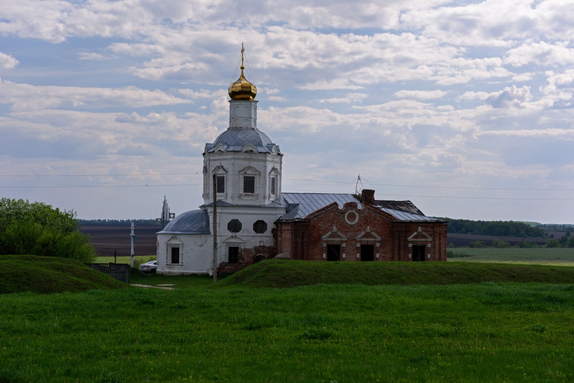 Церковь Успения Пресвятой Богородицы, Глебово-Городище (Рыбновский район, Рязанская область). общий вид в ландшафте, Глебово-Городище. Церковь Успения Пресвятой Богородицы. Успенская церковь