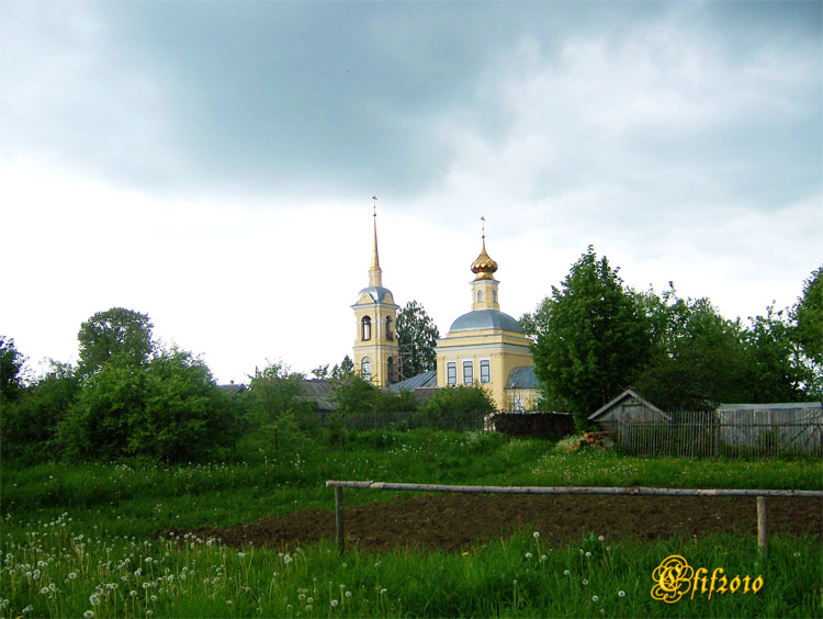 Церковь Казанской иконы Божией Матери, Сараево (Приволжский район, Ивановская область). общий вид в ландшафте