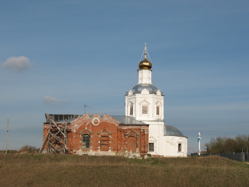 Глебово-Городище. Церковь Успения Пресвятой Богородицы. общий вид в ландшафте