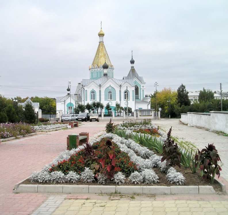 Богородск. Церковь Покрова Пресвятой Богородицы. общий вид в ландшафте