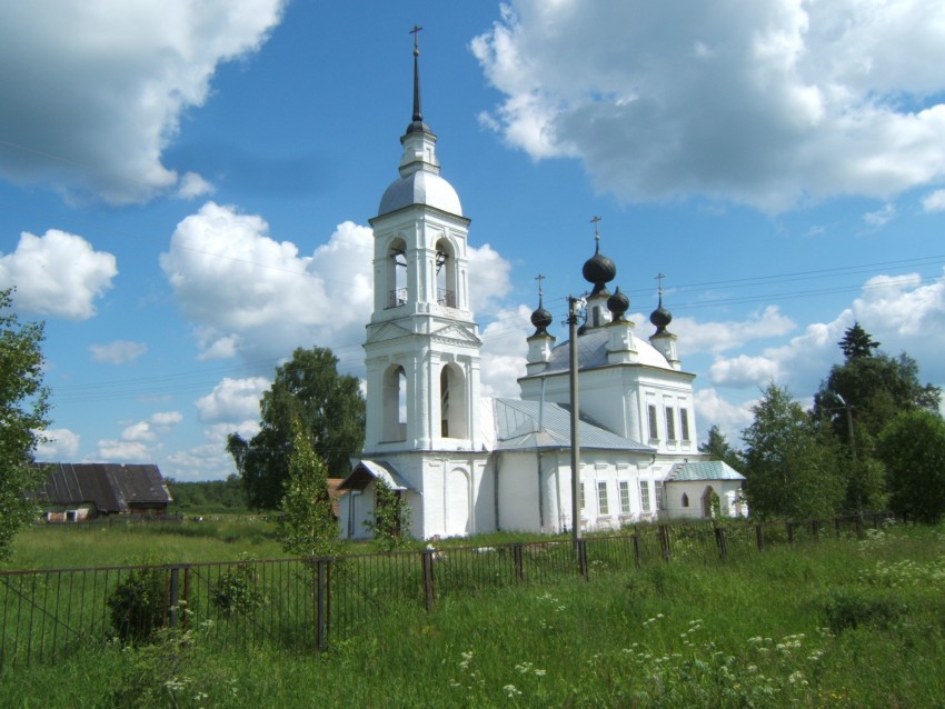 Карабаново. Церковь Воскресения Христова. фасады