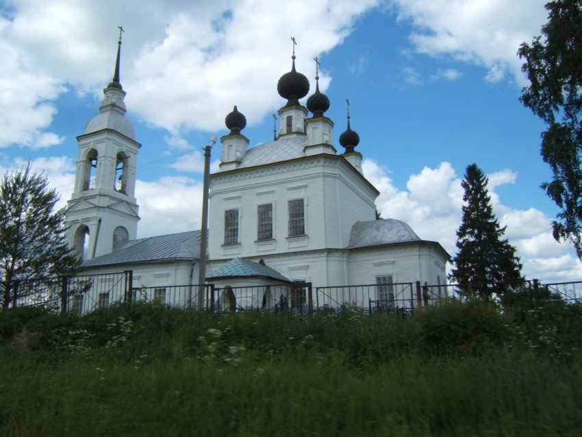 Карабаново. Церковь Воскресения Христова. фасады