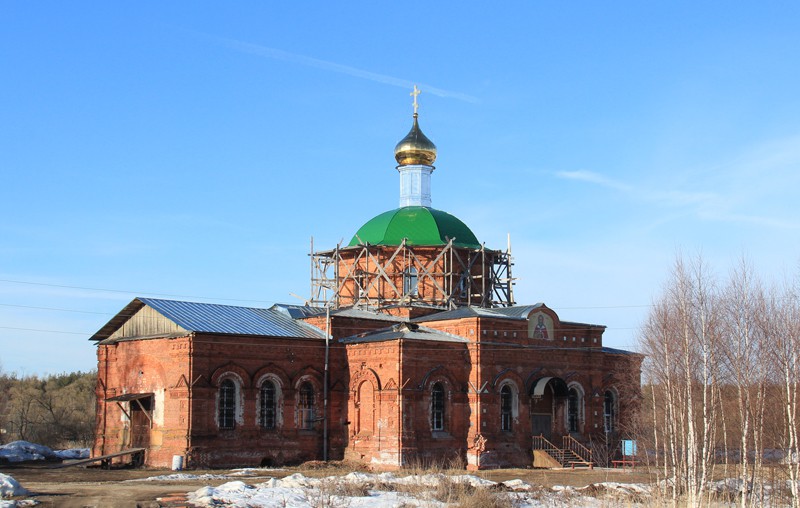 Княжево. Церковь Покрова Пресвятой Богородицы. общий вид в ландшафте