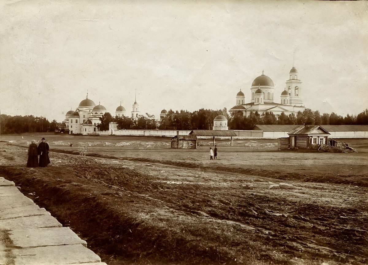 Общий вид Александро-Невского Ново-Тихвинского монастыря. Фотография 1900-х гг., архивная фотография. Александро-Невский Ново-Тихвинский монастырь, Екатеринбург (Екатеринбург (МО город Екатеринбург), Свердловская область)