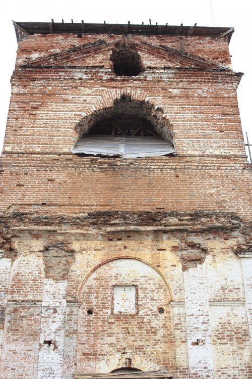 Оханск. Собор Успения Пресвятой Богородицы. архитектурные детали, сохранившаяся часть колокольни