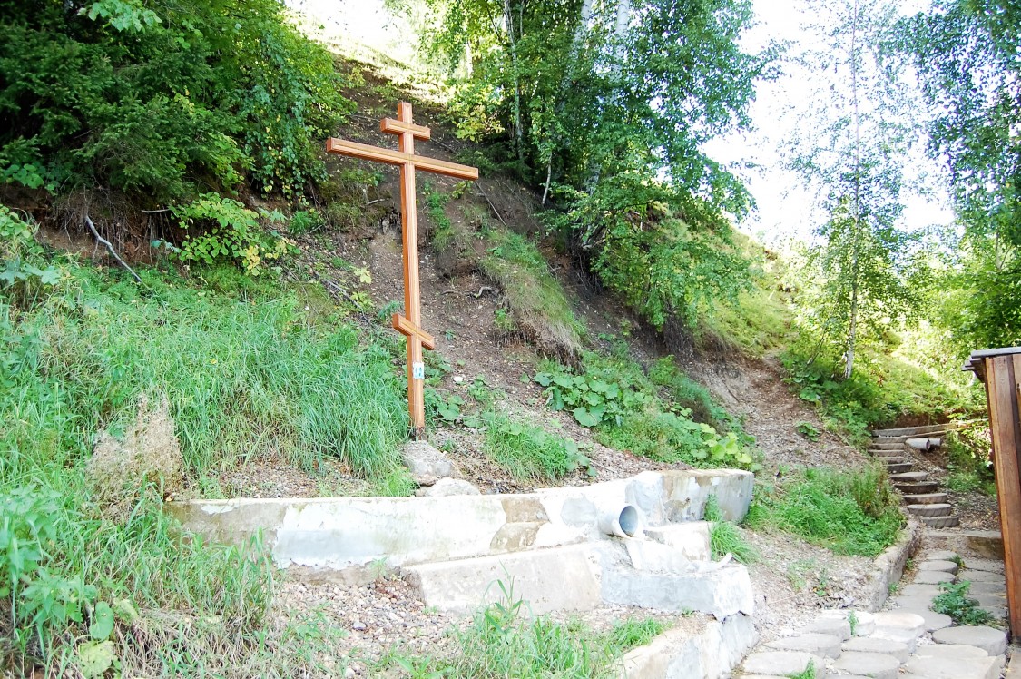 Собор Успения Пресвятой Богородицы, Оханск (Оханский район, Пермский край). дополнительная информация, Святой источник