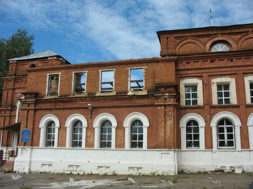 Покровское. Церковь Покрова Пресвятой Богородицы. архитектурные детали, В процессе сноса второго этажа		      