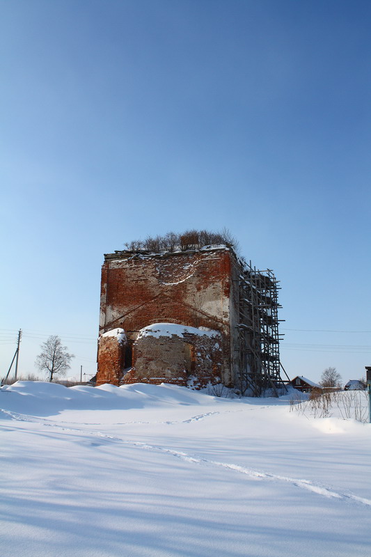 Носовское. Церковь Воскресения Христова. фасады