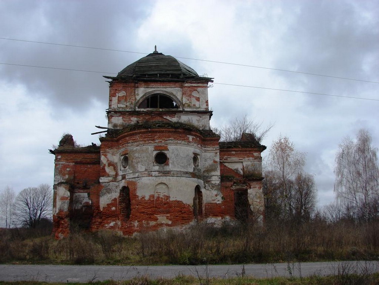 Церковь Михаила Архангела, Серовка (Злынковский район, Брянская область). фасады, Алтарная апсида