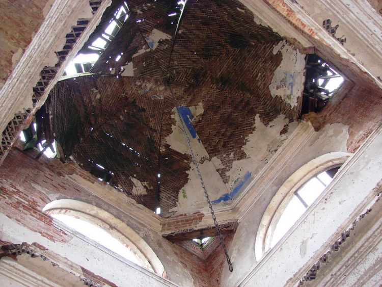 Церковь Михаила Архангела, Серовка (Злынковский район, Брянская область). архитектурные детали