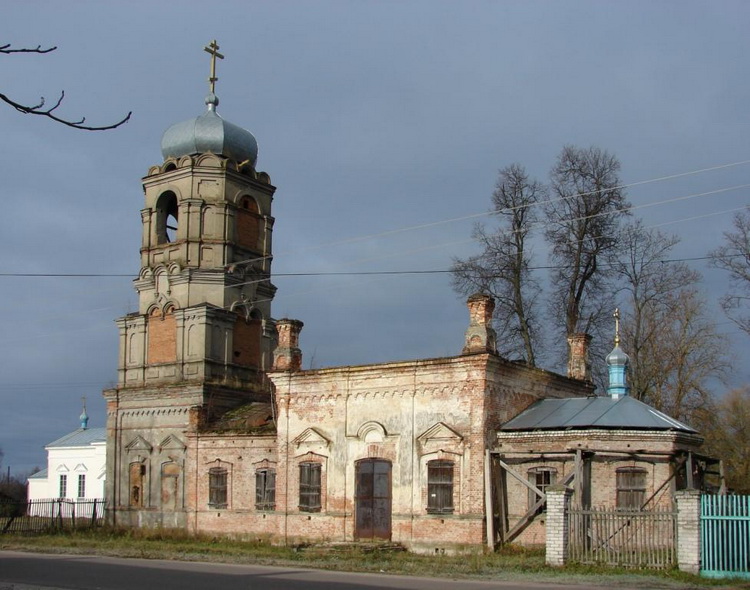 Злынка. Церковь Николая Чудотворца. общий вид в ландшафте
