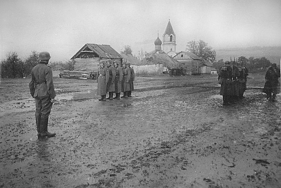 Белгород. Церковь Воздвижения Креста Господня. архивная фотография, Фото 1942 г. с аукциона e-bay.de