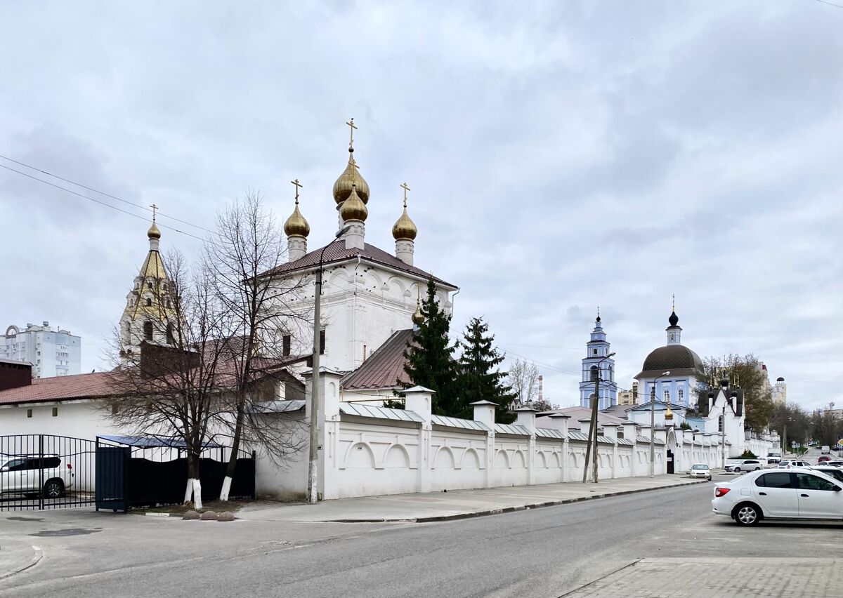 Белгород. Марфо-Мариинский монастырь. фасады, Вид вдоль ул. Пушкина