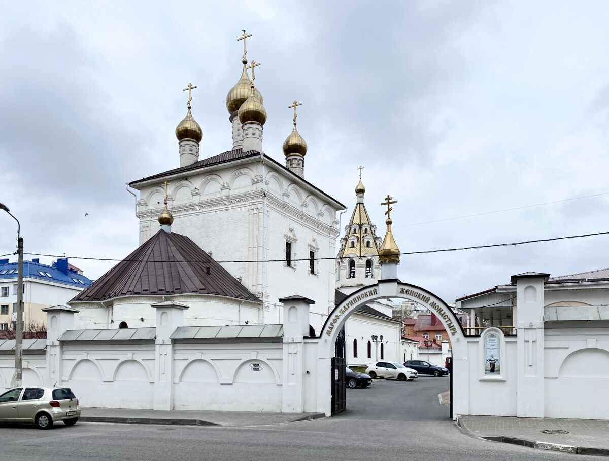 Марфо-Мариинский монастырь, Белгород (Белгород, город, Белгородская область). дополнительная информация, Главный вход и Успенско-Никольский собор