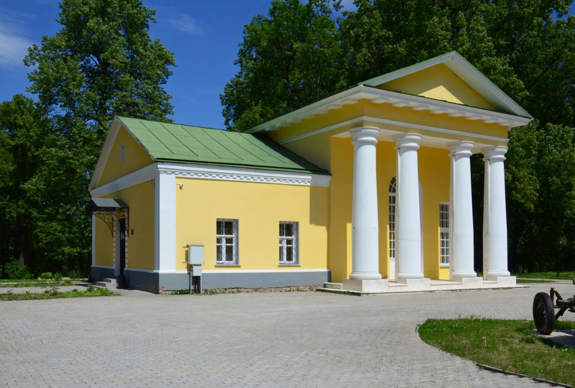 Богородицкое. Церковь Сретения Господня. фасады