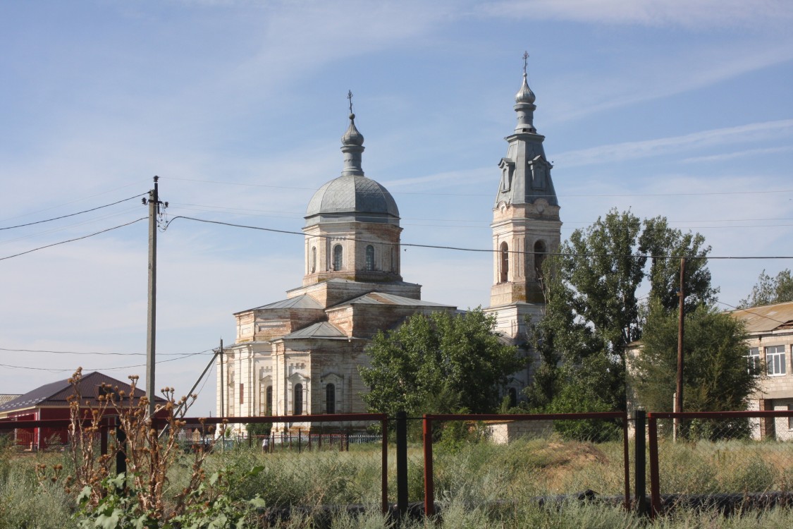 Церковь Покрова Пресвятой Богородицы, Солёное Займище (Черноярский район, Астраханская область). общий вид в ландшафте