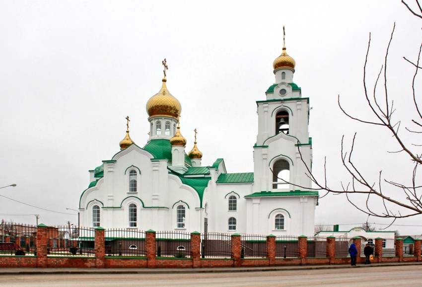 Церковь Димитрия Ростовского, Сальск (Сальский район, Ростовская область). общий вид в ландшафте, Церковь освящена 9 ноября 2010 года