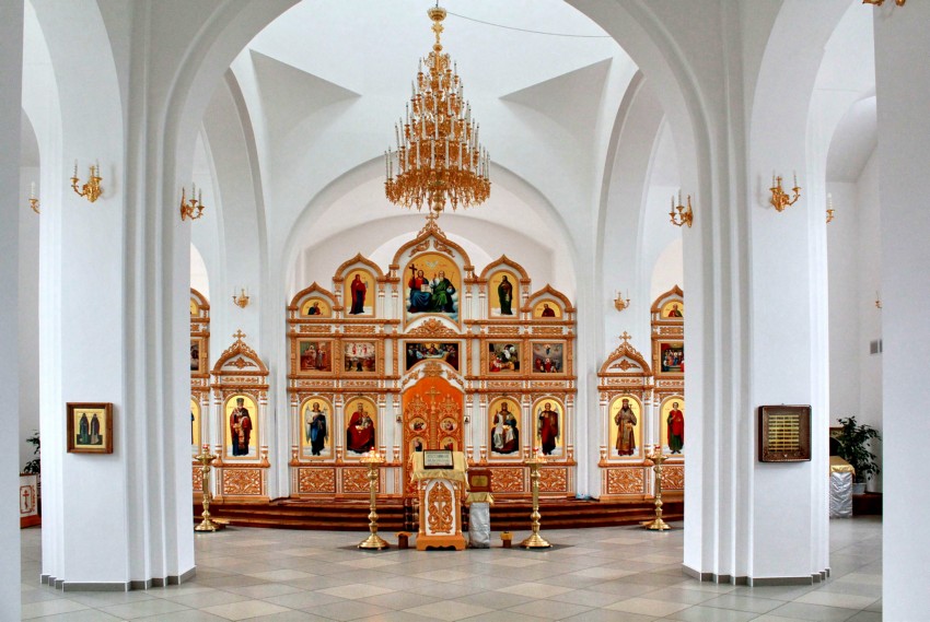 Церковь Димитрия Ростовского, Сальск (Сальский район, Ростовская область). интерьер и убранство