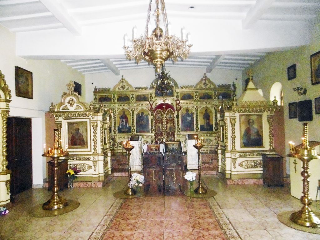 Церковь Пантелеимона Целителя в Черниковке, Уфа (Уфа, город, Республика Башкортостан). интерьер и убранство, Иконостас храма  Пантелеймона Целителя