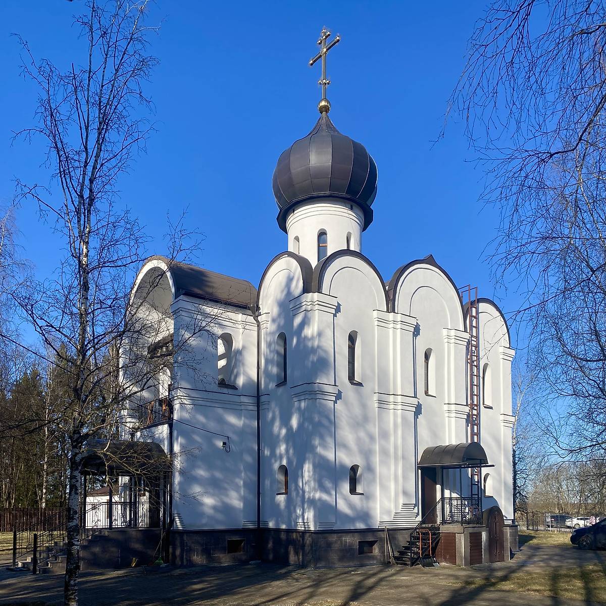 Вид с ЮЗ, фасады. Церковь Ксении Петербургской, Жабино (Гатчинский район, Ленинградская область)