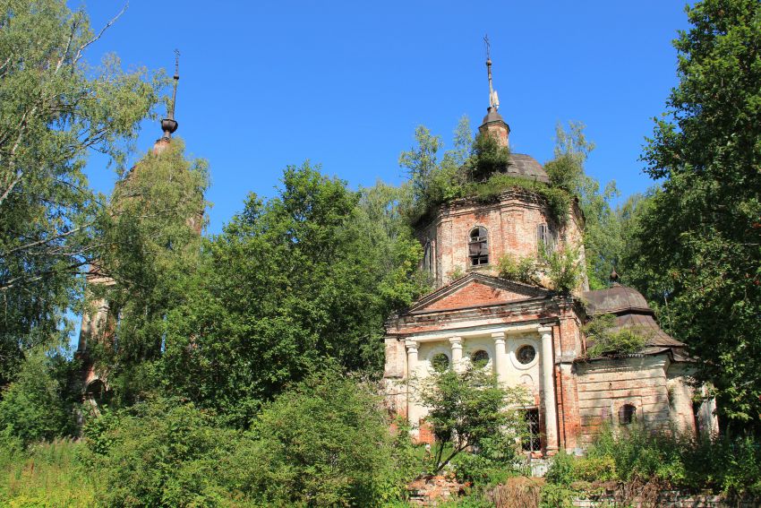 Церковь Рождества Христова, Погорелка (Угличский район, Ярославская область). общий вид в ландшафте