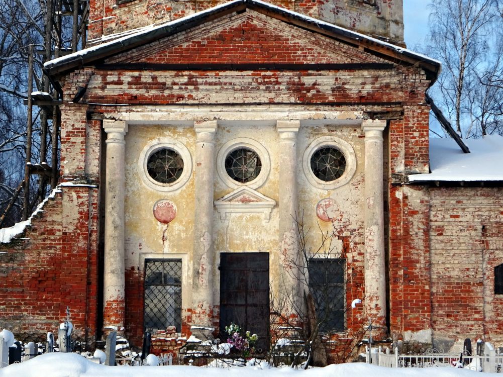 Погорелка. Церковь Рождества Христова. фасады