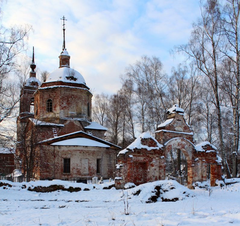 Церковь Рождества Христова, Погорелка (Угличский район, Ярославская область). фасады