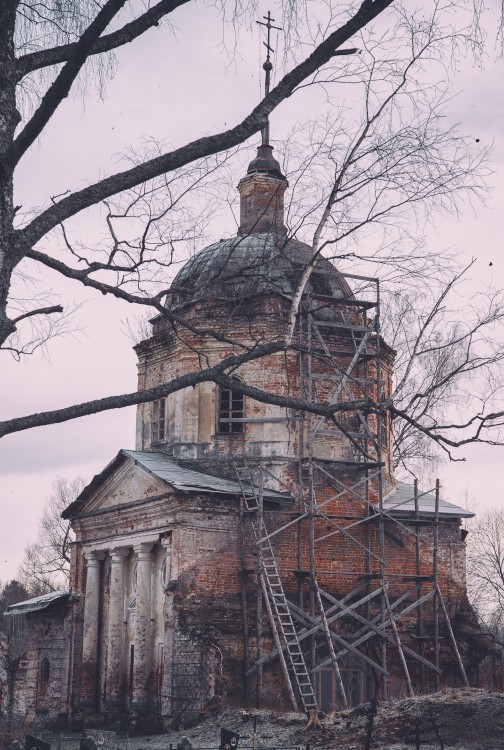 Церковь Рождества Христова, Погорелка (Угличский район, Ярославская область). фасады