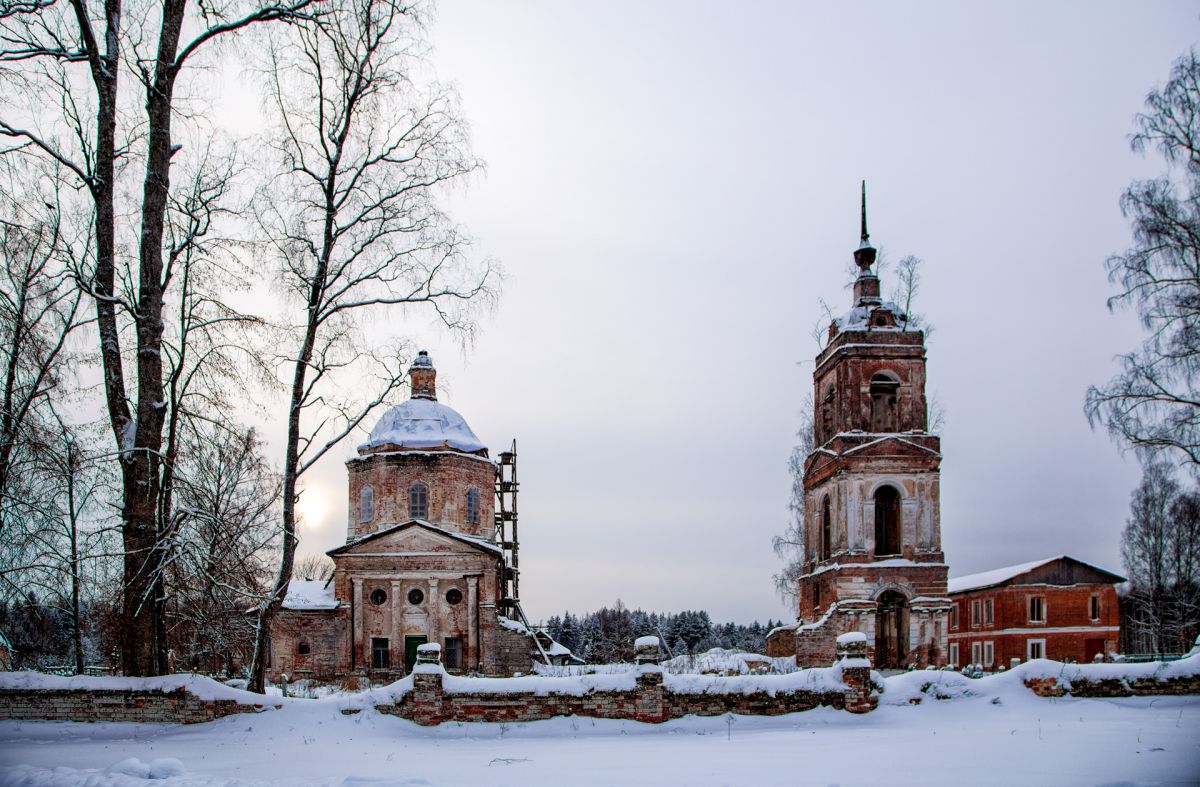 Церковь Рождества Христова, Погорелка (Угличский район, Ярославская область). фасады