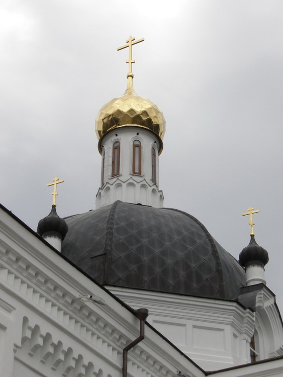 Сочи. Собор Михаила Архангела. архитектурные детали, Завершение основного объема собора