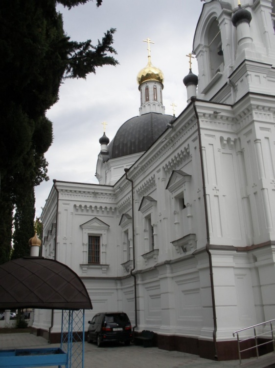 Сочи. Собор Михаила Архангела. фасады, Основной объем, вид с северо-запада