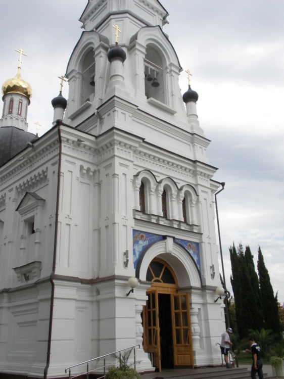 Сочи. Собор Михаила Архангела. архитектурные детали, Западный фасад собора