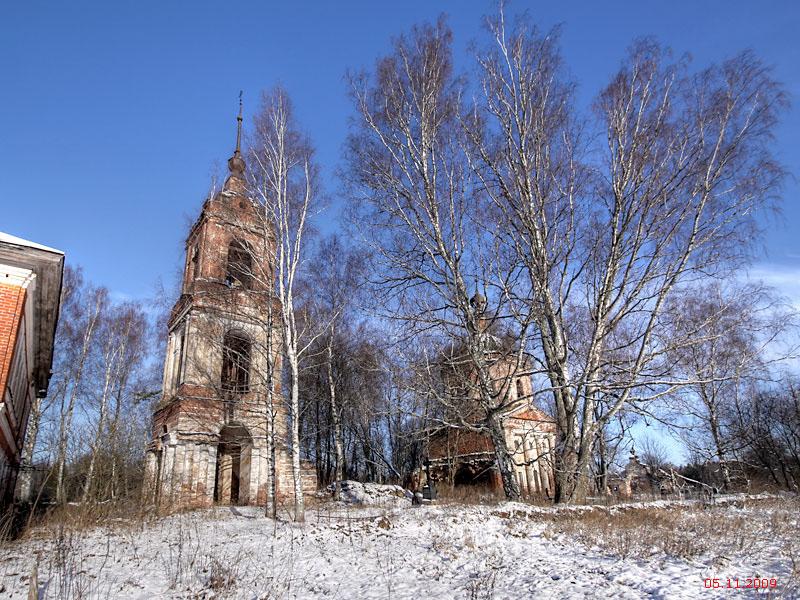 Церковь Рождества Христова, Погорелка (Угличский район, Ярославская область). общий вид в ландшафте