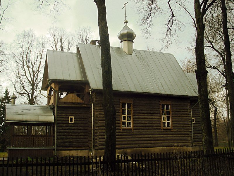 Серёдка. Церковь Николая Чудотворца (малая). общий вид в ландшафте