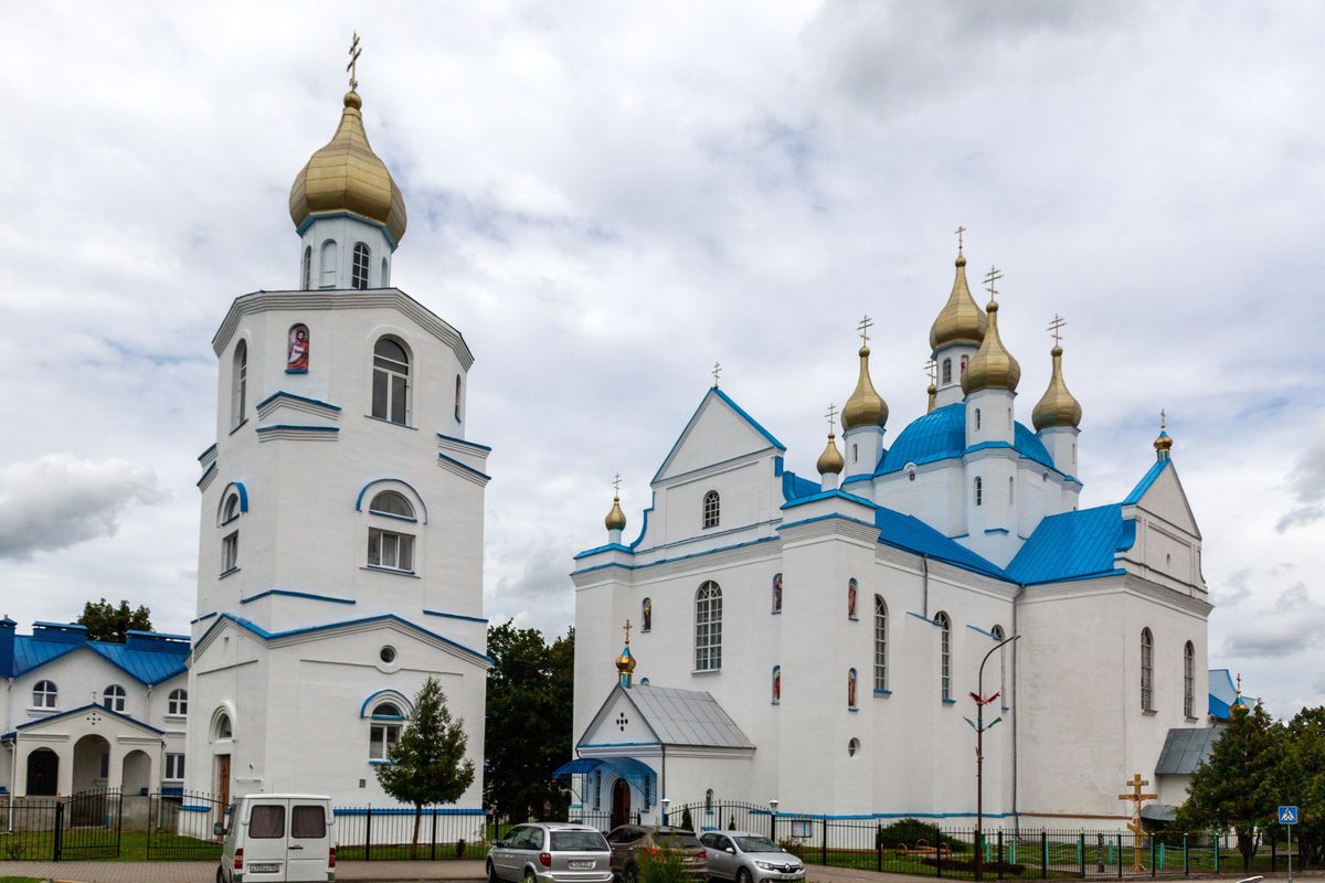 Кафедральный собор Преображения Господня, Слоним (Слонимский район, Беларусь, Гродненская область). общий вид в ландшафте