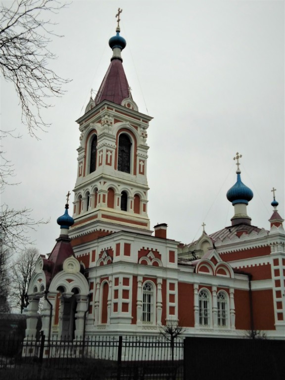 Церковь Алексия, митрополита Московского, Лиепая (Лиепая, город, Латвия). архитектурные детали, Общий вид на колокольню.