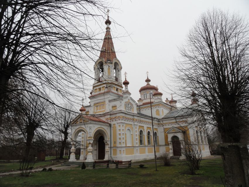 Лиепая. Церковь Троицы Живоначальной. фасады