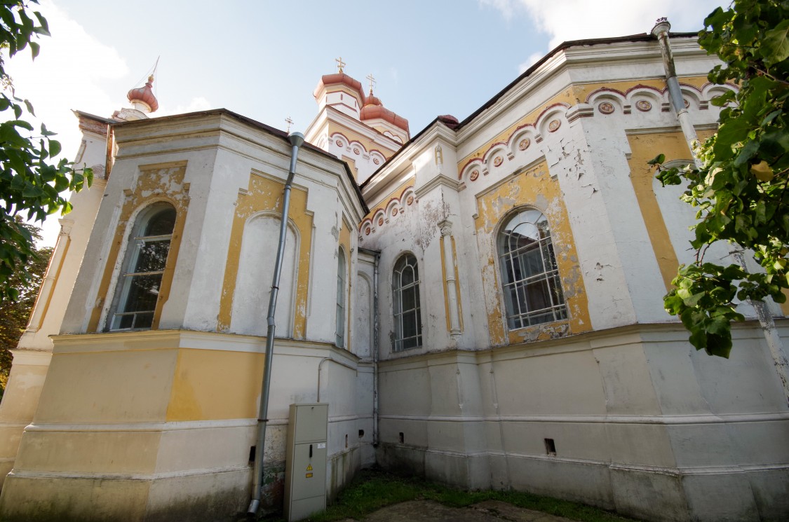 Церковь Троицы Живоначальной, Лиепая (Лиепая, город, Латвия). фасады, Алтарная часть церкви.