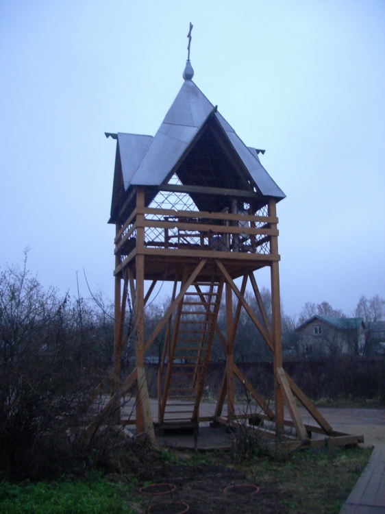 Церковь Рождества Христова, Звенигород (Одинцовский городской округ и ЗАТО Власиха, Краснознаменск, Московская область). дополнительная информация, Церковная звонница