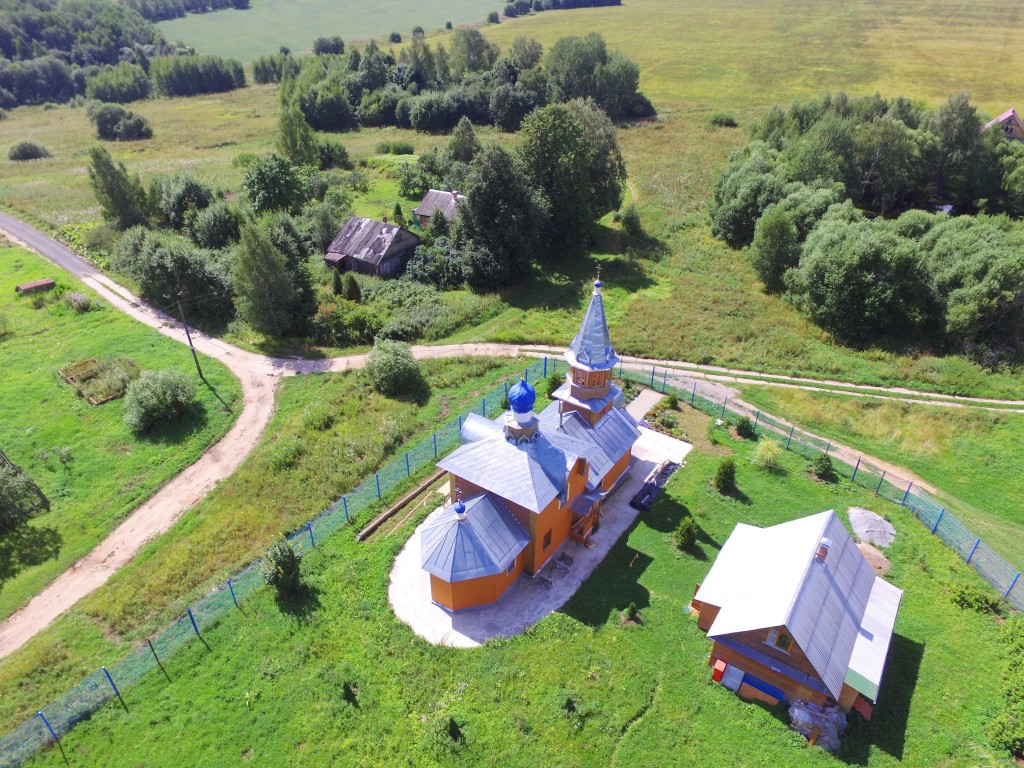 Церковь Покрова Пресвятой Богородицы, Никульское (Бужаниновского с/о) (Сергиево-Посадский городской округ, Московская область). общий вид в ландшафте, Вид с северо-востока, фото с квадрокоптера.