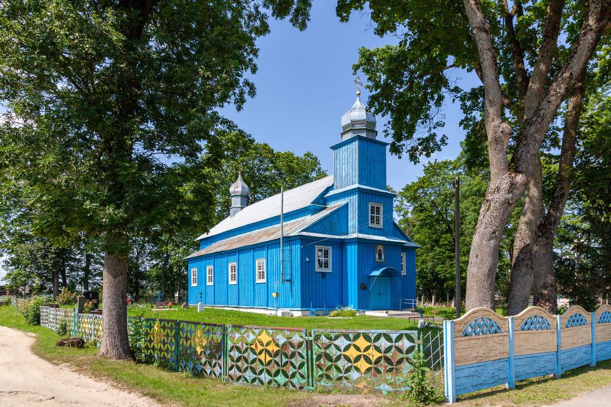 Церковь Покрова Пресвятой Богородицы, Гончары (Лидский район, Беларусь, Гродненская область). общий вид в ландшафте