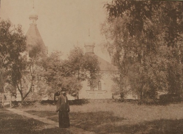Церковь Успения Пресвятой Богородицы, Радивонишки (Лидский район, Беларусь, Гродненская область). архивная фотография, «Хрысціянскія храмы Беларусі на фотаздымках Яна Балзункевіча (2001)» http://orda.of.by/.lib/balz/141