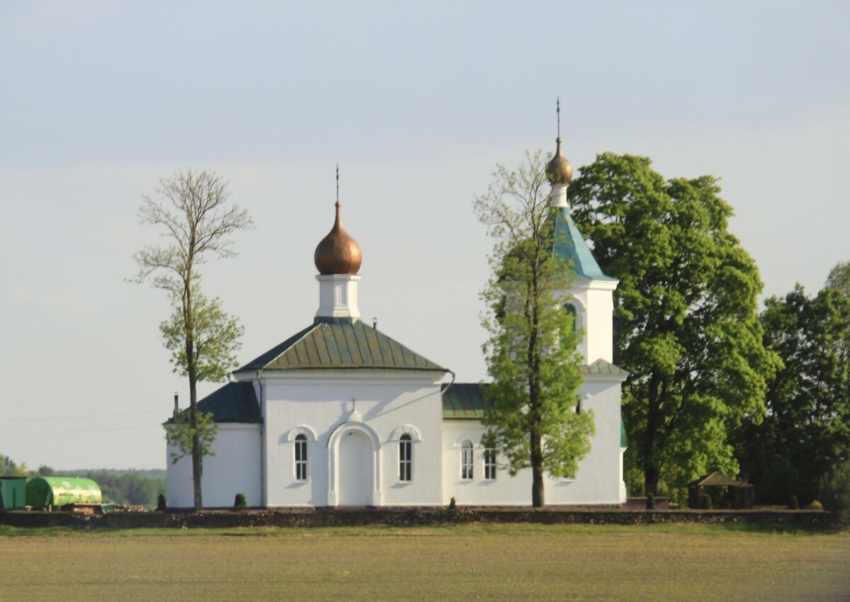 Церковь Николая Чудотворца, Лебеда (Лидский район, Беларусь, Гродненская область). фасады, Вид с севера с дороги Можейково-Радивонишки