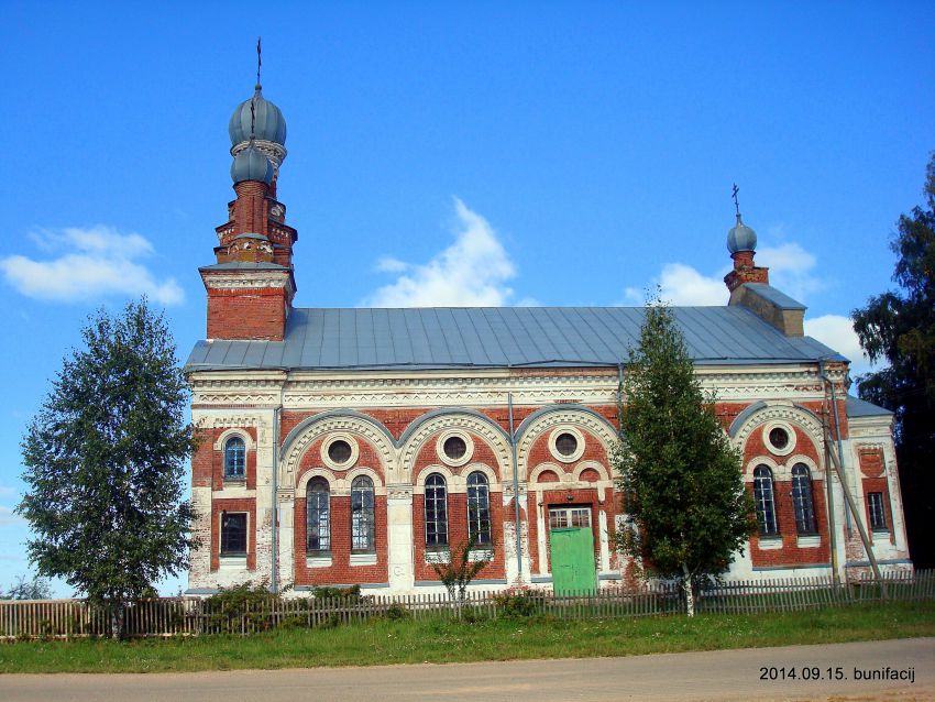 Церковь Успения Пресвятой Богородицы, Победа (Шумилинский район, Беларусь, Витебская область). фасады