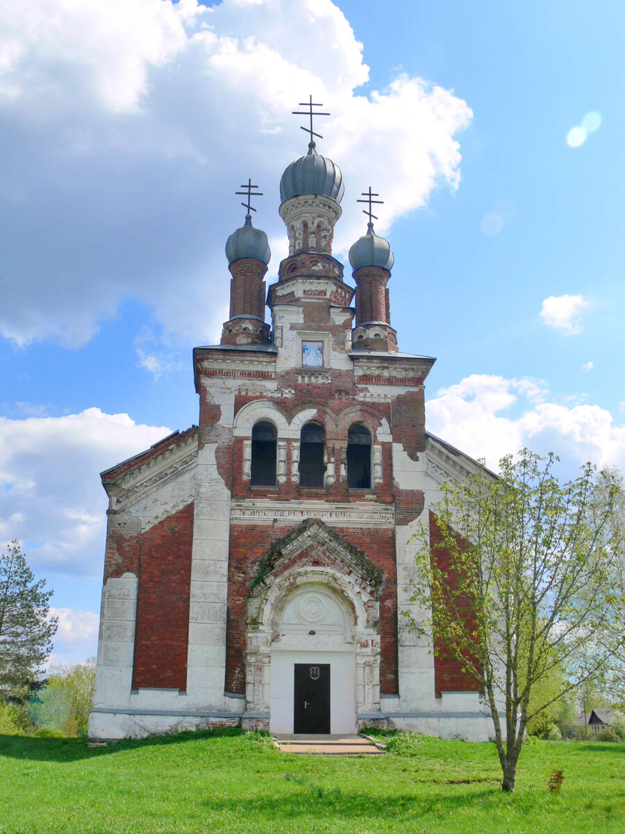 Победа. Церковь Успения Пресвятой Богородицы. фасады