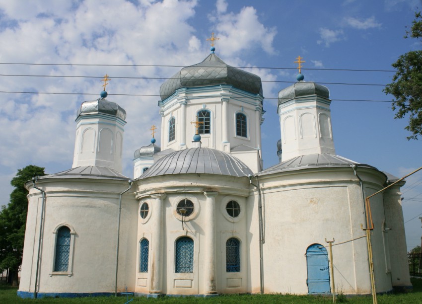 Безопасное. Церковь Димитрия Солунского. фасады